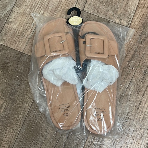 New Oasis Buckle Camel Sandals - Picture 4 of 10